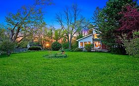 Private Cottage Getaway On Lake Simcoe